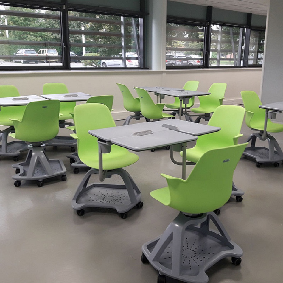 Salle multimédia pour établissement scolaire : ne négligez pas le mobilier